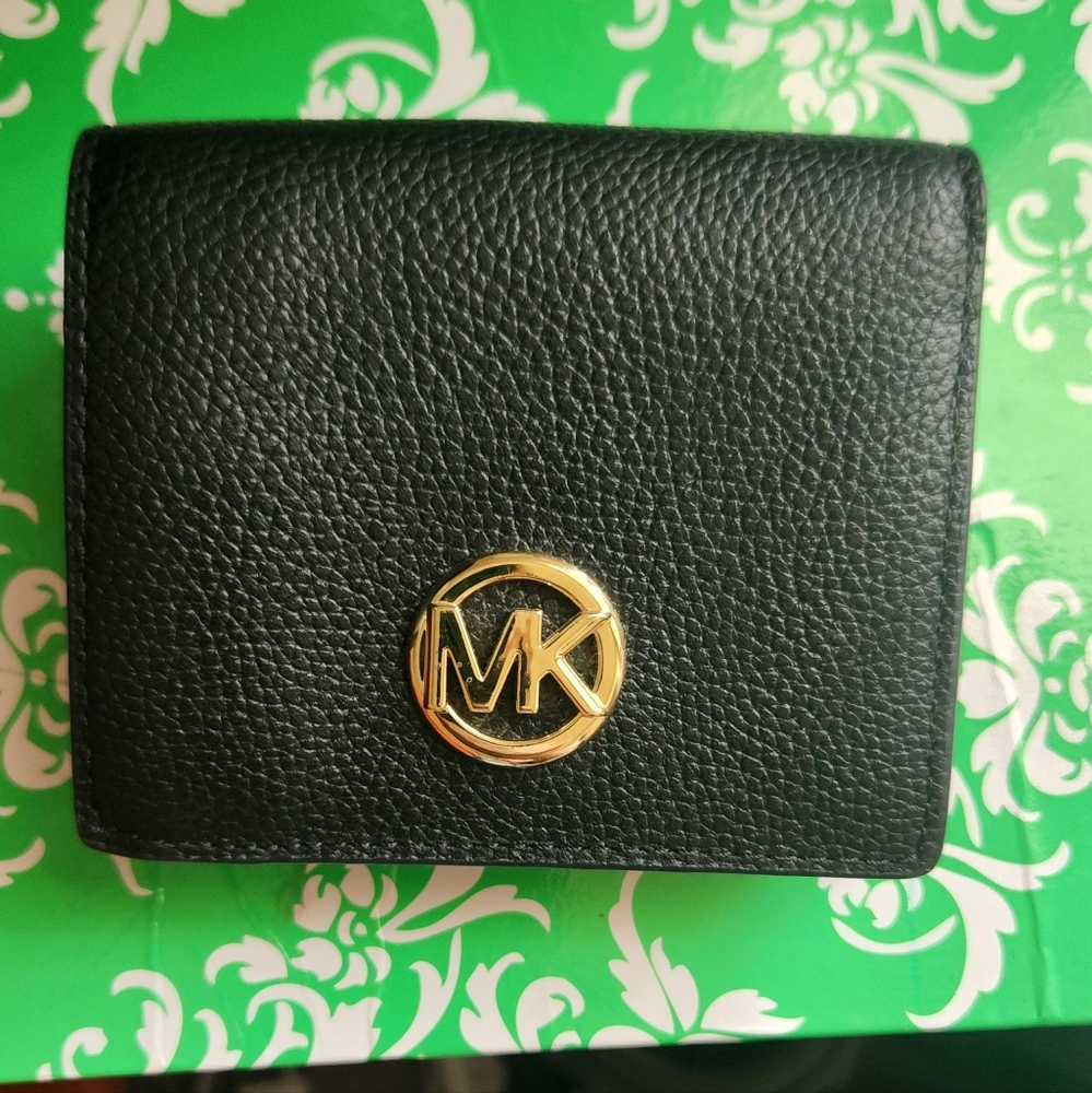Michael Kors Fulton Leather Bifold Wallet EUC
